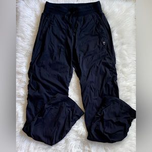 Ivviva jogger black